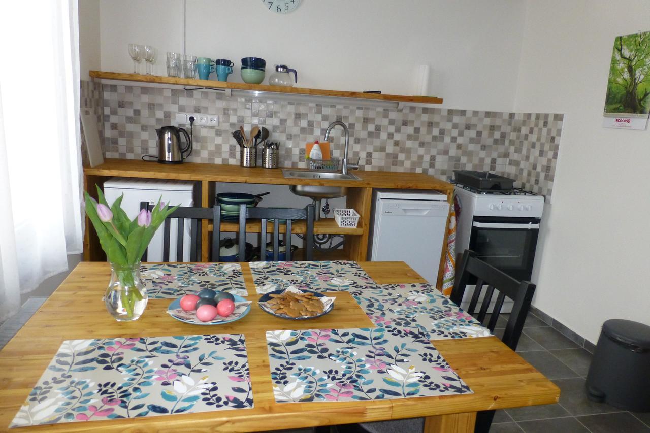 Pod Kralicim Vrchem Apartment Milovice  Luaran gambar